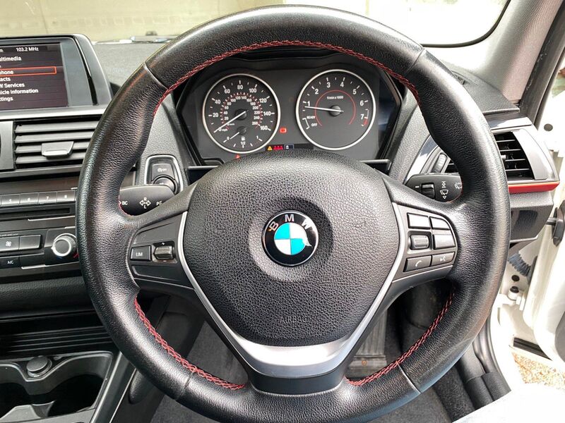 BMW 1 SERIES