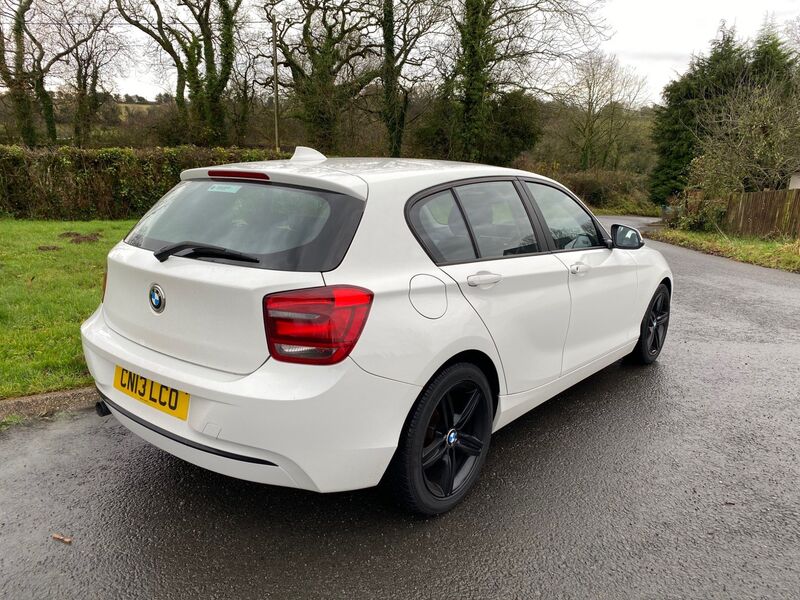 BMW 1 SERIES