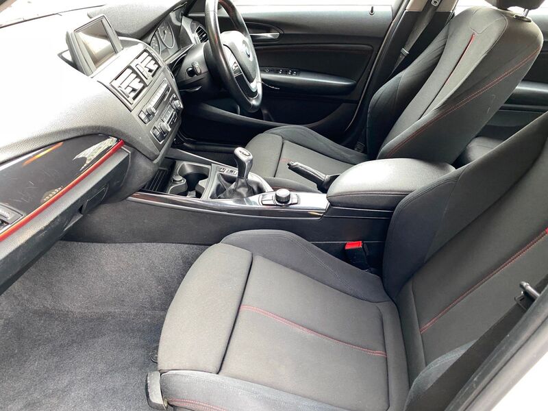 BMW 1 SERIES