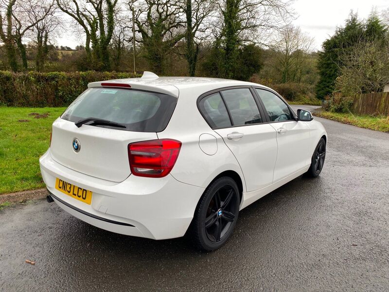 BMW 1 SERIES